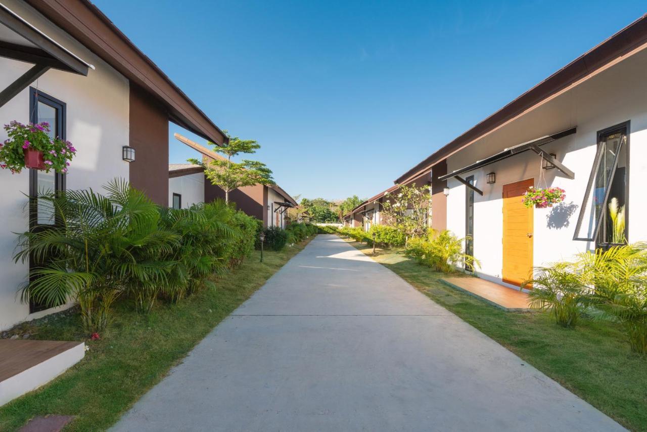 Thames Tara Private Pool Villa Rawai Phuket - Sha Extra Plus Dış mekan fotoğraf